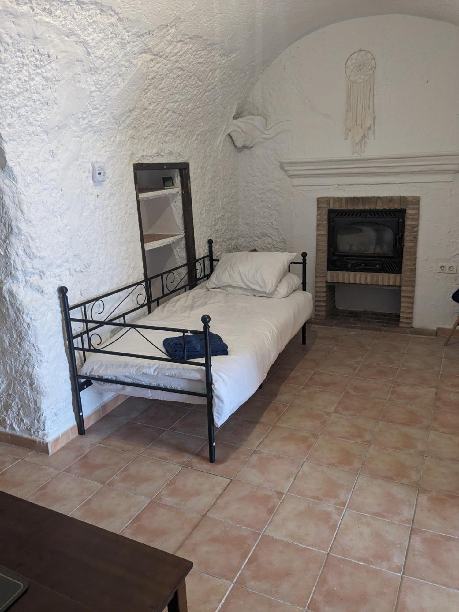 Cuevas Barrio Las Santas Huescar Exterior photo